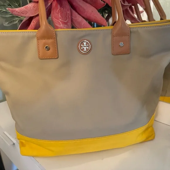 Tory Burch Tan and Yellow Tote Bag - Picture 2 of 10